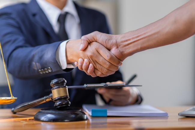 Attorney Client Handshake